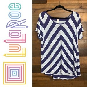 SOLD! EUC LULAROE Classic T Sz XL Chevron!